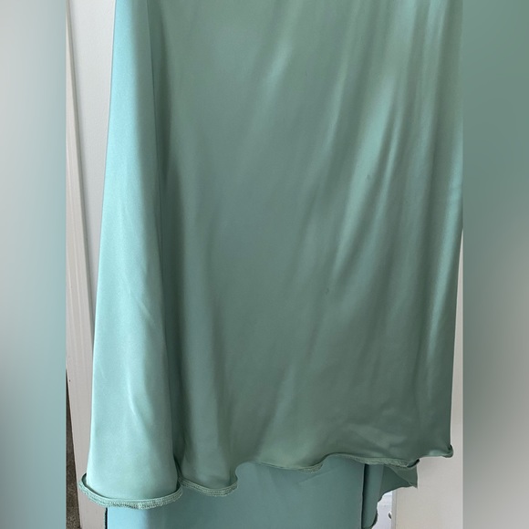 BEAUTIFUL SAGE GREEN BRIDESMAID DRESS - Picture 4 of 12